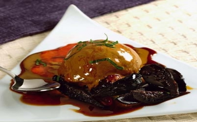 Helado con higos caramelizados y compota